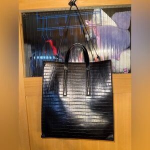 Kin Croc Style Tote Bag. Black Elegant